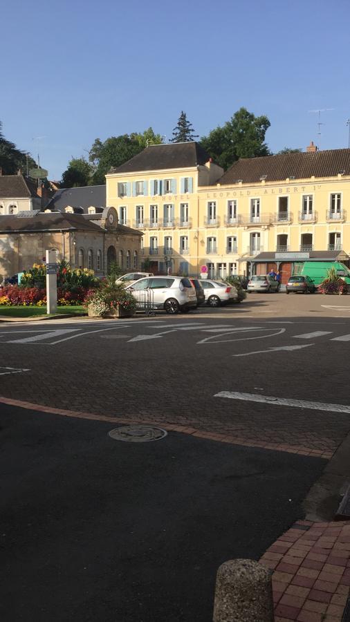 Bed And Breakfast Villa Castel Marie Louise Neris-les-Bains Exterior photo